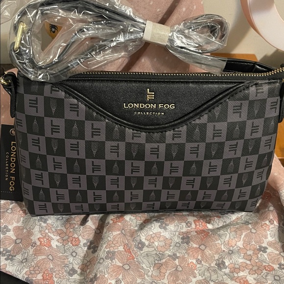 London Fog purse with crossbody strap NWT - Picture 3 of 4